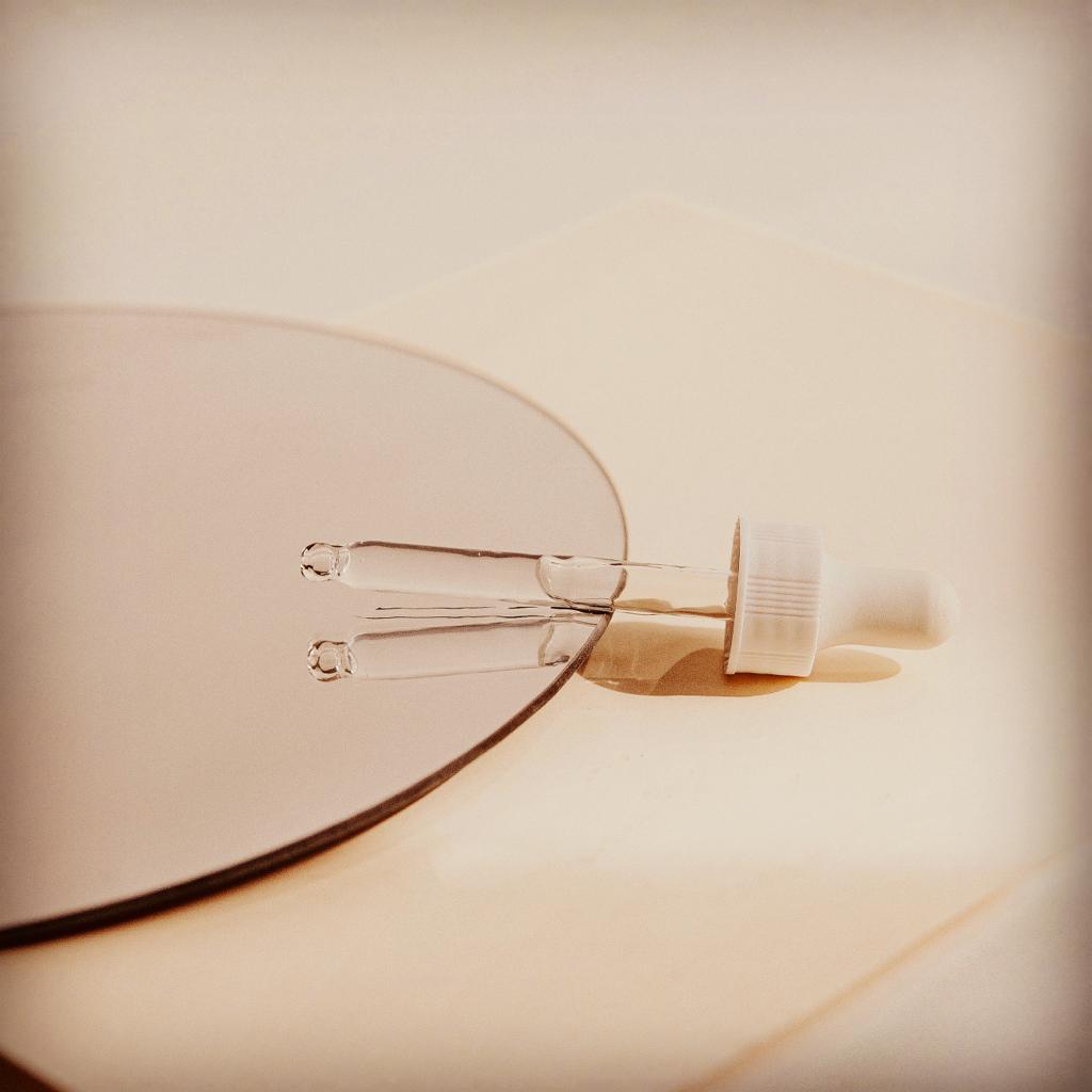 Why Facial Oils need to be a key part of your skincare...